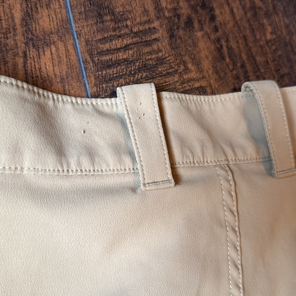 Mens Under Armor Loose Fit Shorts size 40 (F31) - Picture 5 of 8